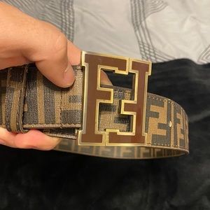 Fendi belt, barely used. Looks new